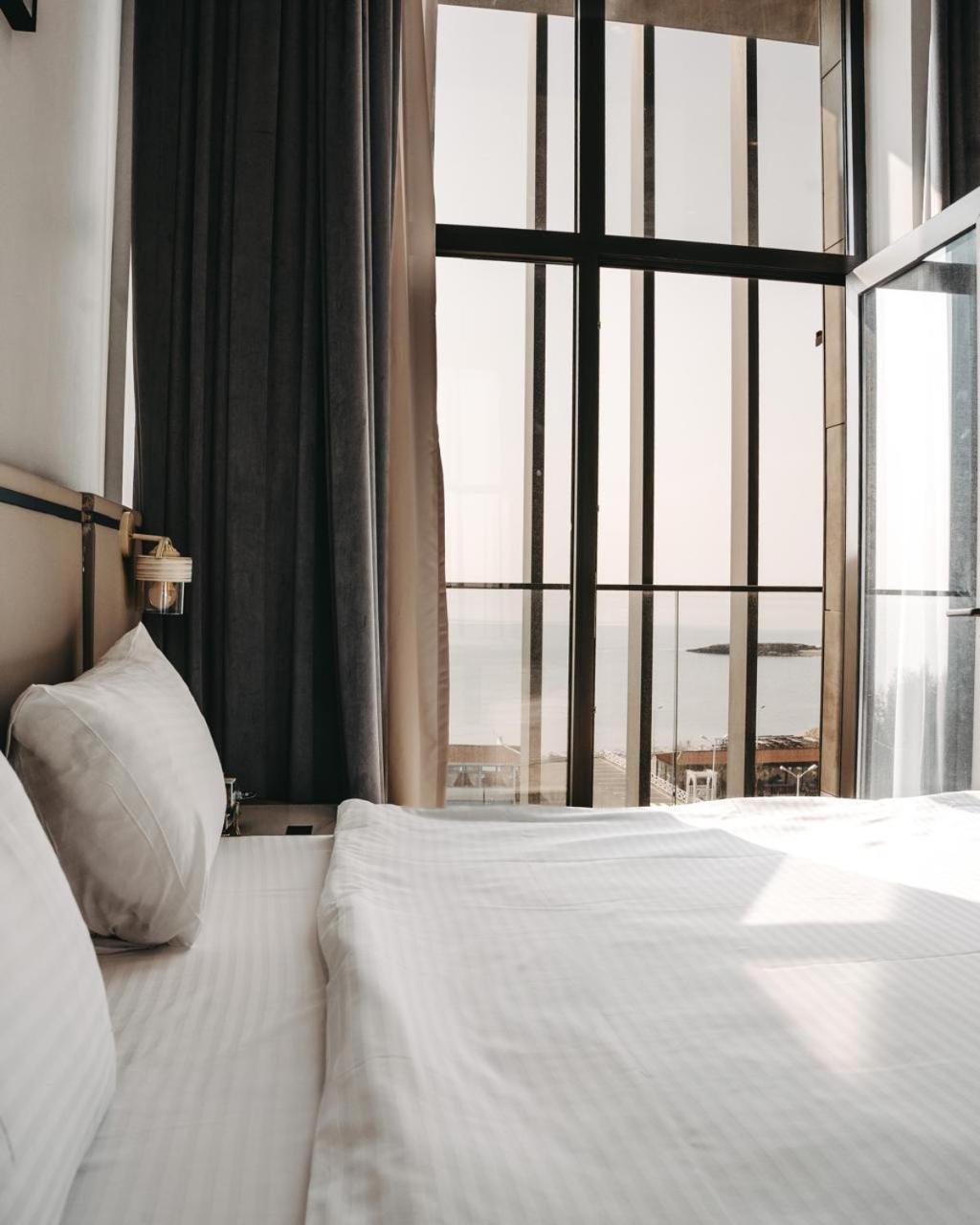Port Marine Hotel By Hollywood Баку Экстерьер фото